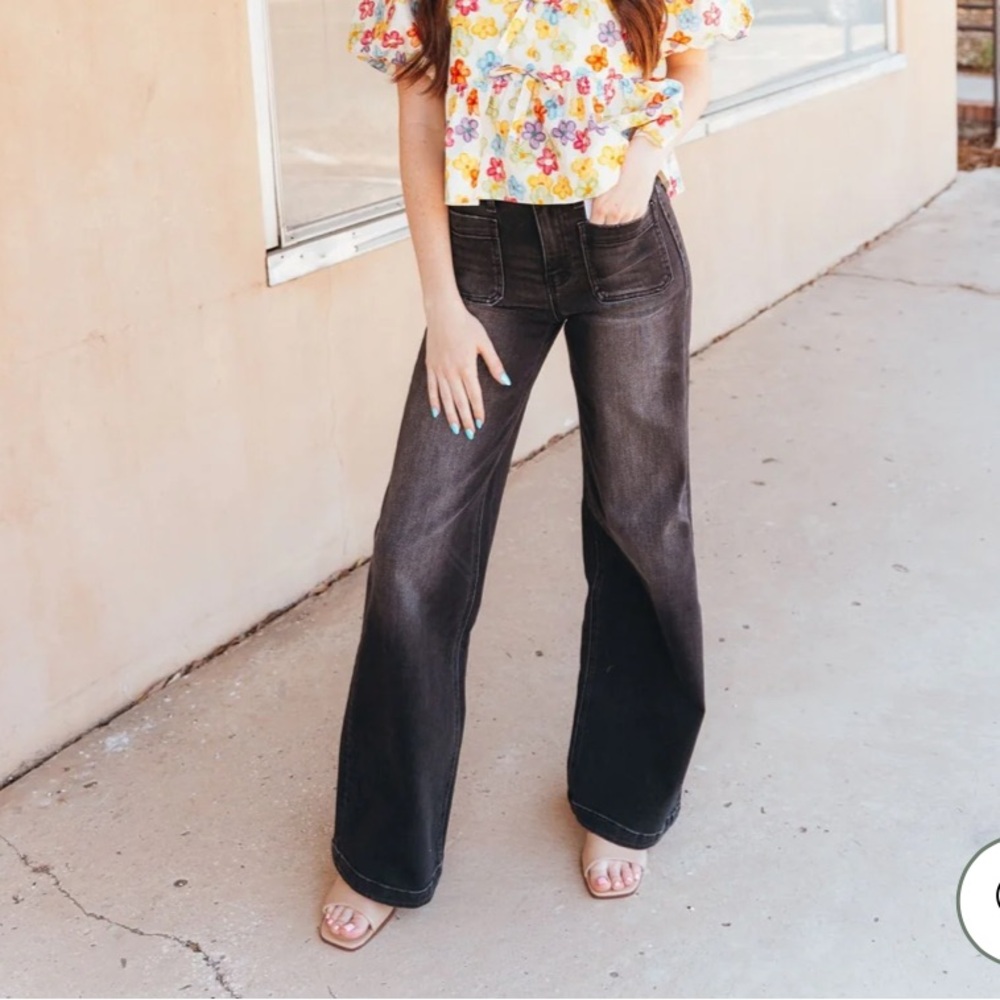 NWT  Wide-Leg Jeans by Vervet